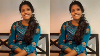 Desi Mallu Girl Shows Boobs | Indian MMS