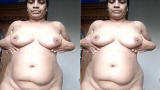 Desi Aunty Shows Her Boobs And Pussy | Indian MMS