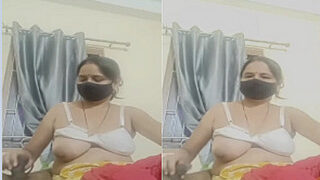 Desi Bhabhi Give Handjob | Indian MMS