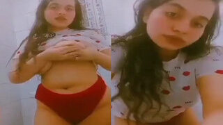 Sexy Girl Shows Boobs | Indian MMS