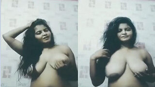 Sexy Desi Girl Shows Her Big Boobs | Indian MMS