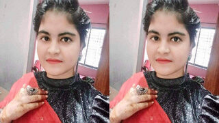 Desi Girl Shows Her Big Boobs Part 2 | Indian MMS