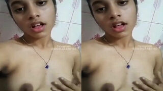 Desi Girl Shows Her Big Boobs | Indian MMS