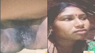 Desi Bhabhi Shows Pussy On VC | Indian MMS