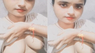 Desi Girl Shows Her Boobs | Indian MMS