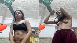 Desi Girl Shows Her Boobs | Indian MMS