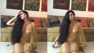 Desi Girl Shows Boobs | Indian MMS