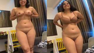 Desi Girl Striping And SHows Nude Body | Indian MMS