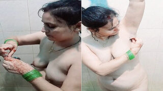 Desi Bhabhi Shaving Her Pussy | Indian MMS