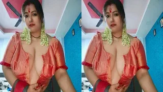 Horny Desi Bhabhi Shows Her Boobs And Pussy Part 1 | Indian MMS