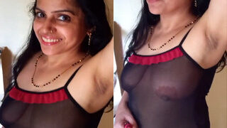 Desi Bhabhi Boobs Visible | Indian MMS