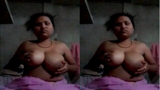 Bhabhi Shows Her Big Boobs | Indian MMS