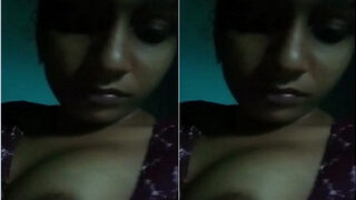 Cute Desi Girl Shows Boobs | Indian MMS