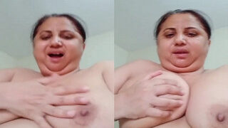 Horny Aunty Shows Big Boobs And Pussy | Indian MMS