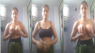 Sexy Desi Girl Shows Her Boobs And Pussy | Indian MMS
