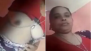 Desi Bhabhi Shows Boobs | Indian MMS