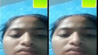 Desi Girl Shows Her Boobs | Indian MMS