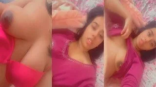 Desi Girl Shows Boob | Indian MMS