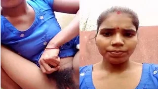 Desi Girl Shows Pussy | Indian MMS