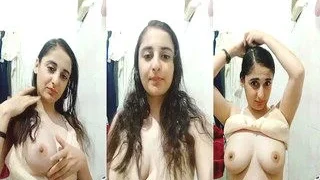 Cute Desi Girl Shows Boobs | Indian MMS