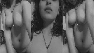 Sexy Desi Girl SHows Boobs | Indian MMS